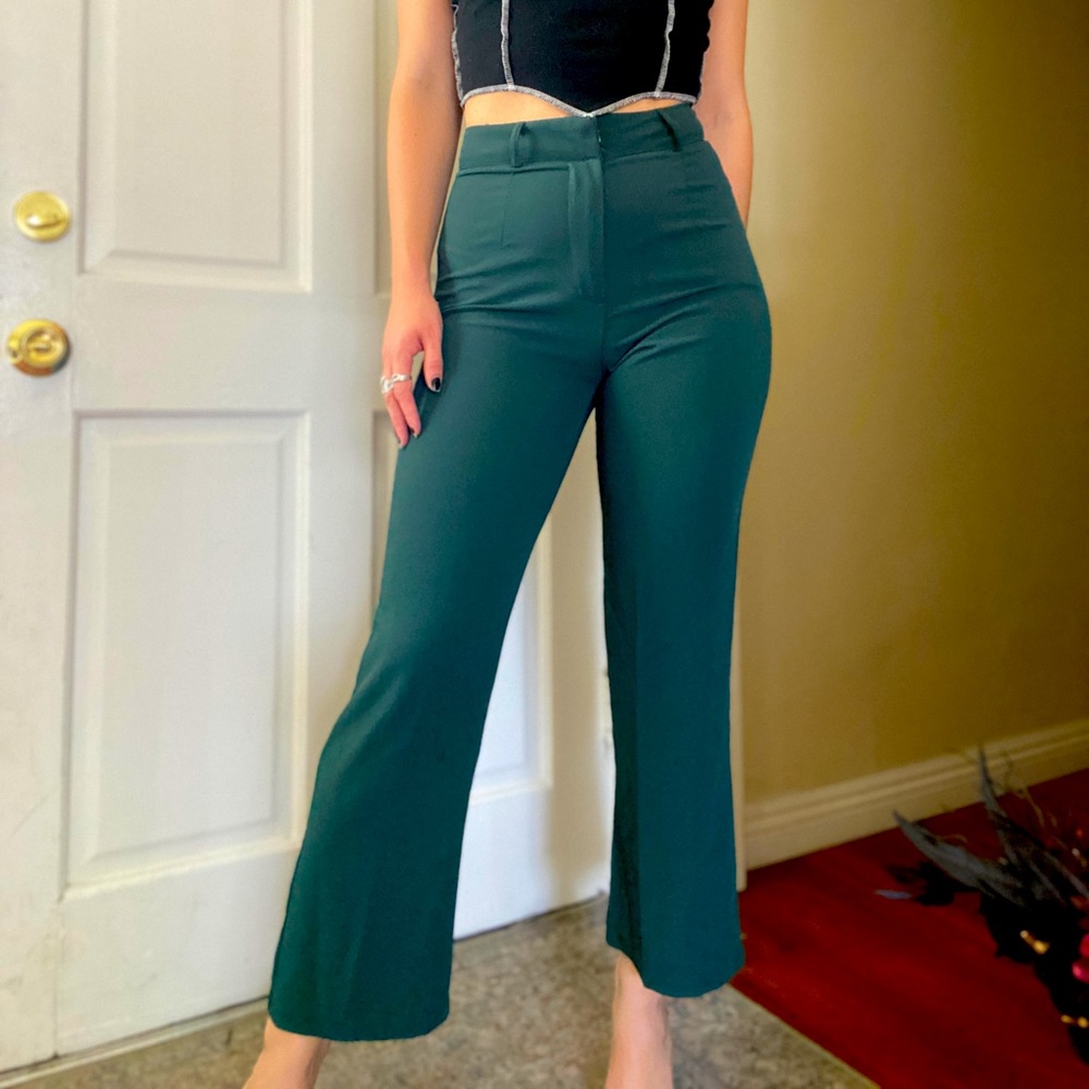 CIDER Emerald Green dress pant. Size small, subtle flare
